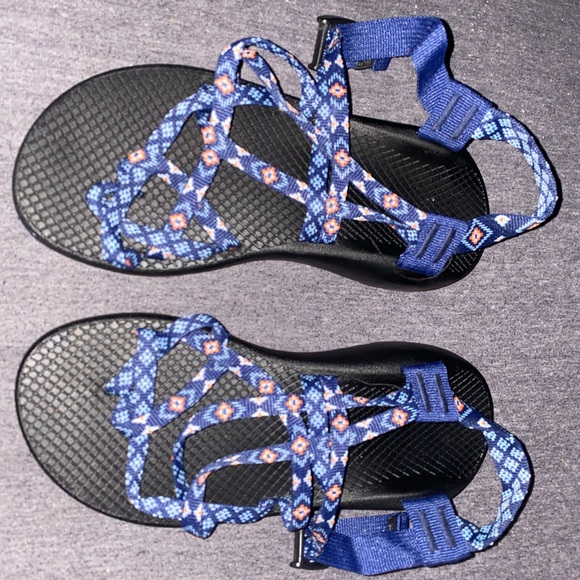 Shoes - Picture 4 of 4